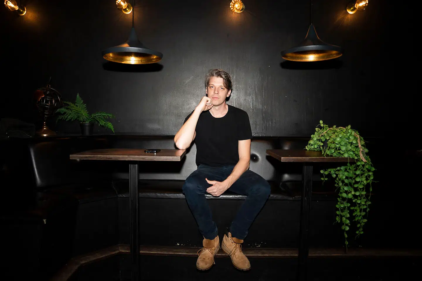 »Ønsker man således at minimere støj og andre gener i bybilledet, er løsningen ikke at udstyre kommunen med beføjelser, der gør det muligt at fjerne det organiserede natteliv fra Indre By og brokvartererne,« skriver Bjarke Reventlow.