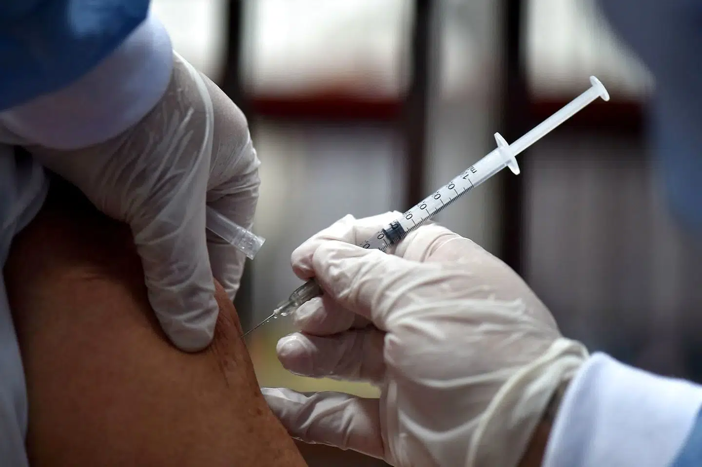 »Det er helt åbenlyst, at denne proces med alt for mange forvirrede og frustrerede ældre, sårbare og pårørende ikke har været god nok,« lyder kritikken af vaccinationsindsatsen.
