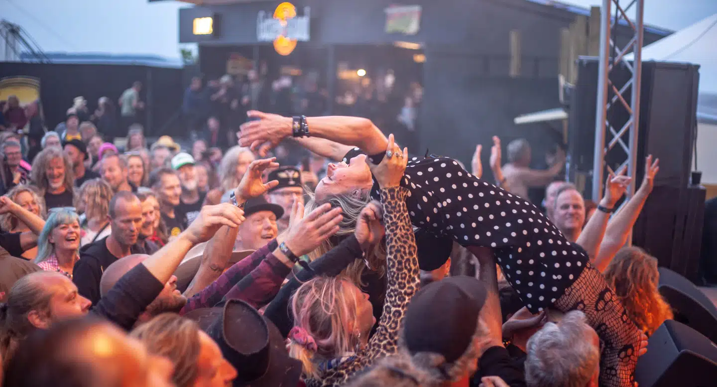Før coronavirus, her et foto fra sommeren 2018, var der ingen problemer ved at afholde festivalen Gutter Island. Nu har de aflyst for andet år i træk på grund af coronapandemi og nedlukning.