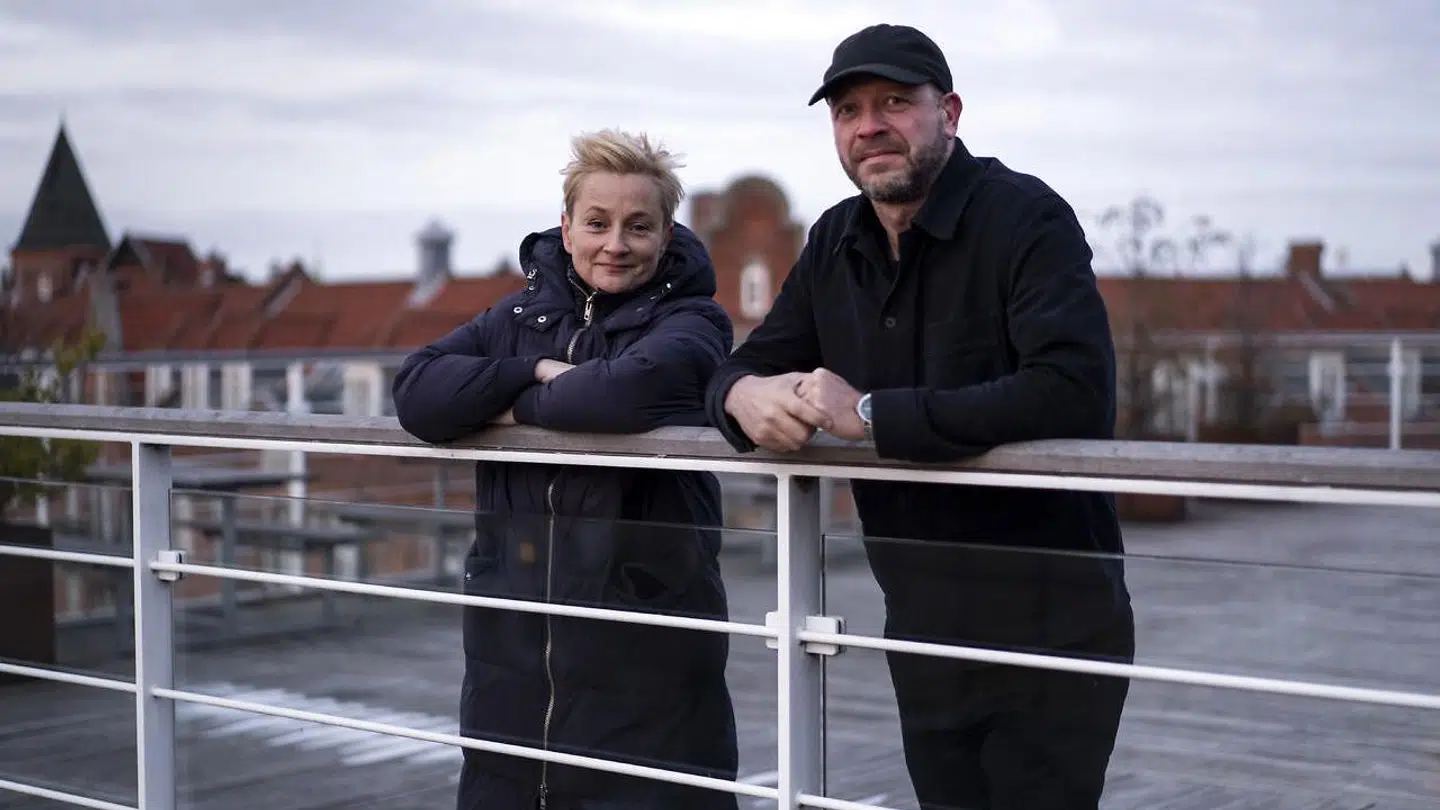 Her ses journalist Ane Cortzen med Kristian Riis i forbindelse med, at Berlingske udgiver en podcast, hvor Nephew-guitaristen fortæller om sine karrierevalg.