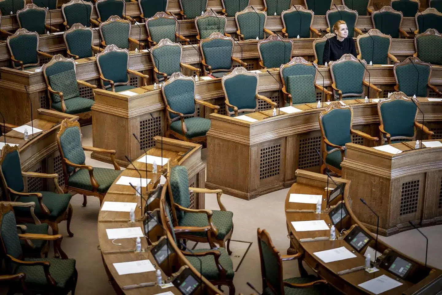 »Støjbergs sag (og til dels også Ninn-Hansens) er politik, det er ikke jura, og det er mig ganske tvivlsomt, hvilke kompetencer jurastudiet giver til at kunne træffe dom i en sag, der mere har karakter af en grov udgave af de såkaldte 'næser',« skriver Leif Donbæk.