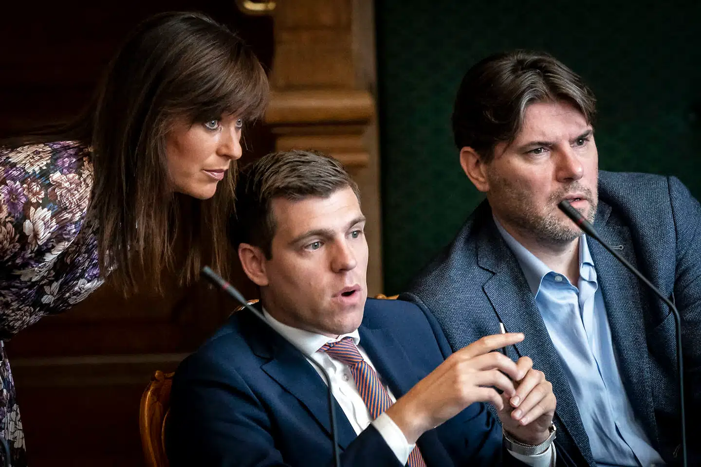 Morten Dahlin (i midten) er Venstres indfødsretsordfører, og i forbindelse med forhandlingerne om nye statsborgerskabsregler er han klar med et forslag, der skal forhindre statsborgerskab, »hvis man aktivt har stjålet fra det fællesskab, man gerne vil være en del af«.