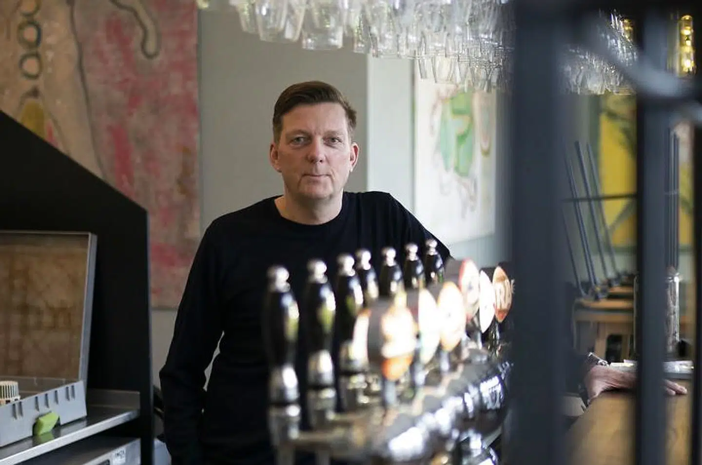 Ralph Marker, der driver restaurant på Østerbro i København, taber penge hver dag. Det har han gjort i snart 80 dage siden 9. december, da regeringen lukkede restauranterne for anden gang.