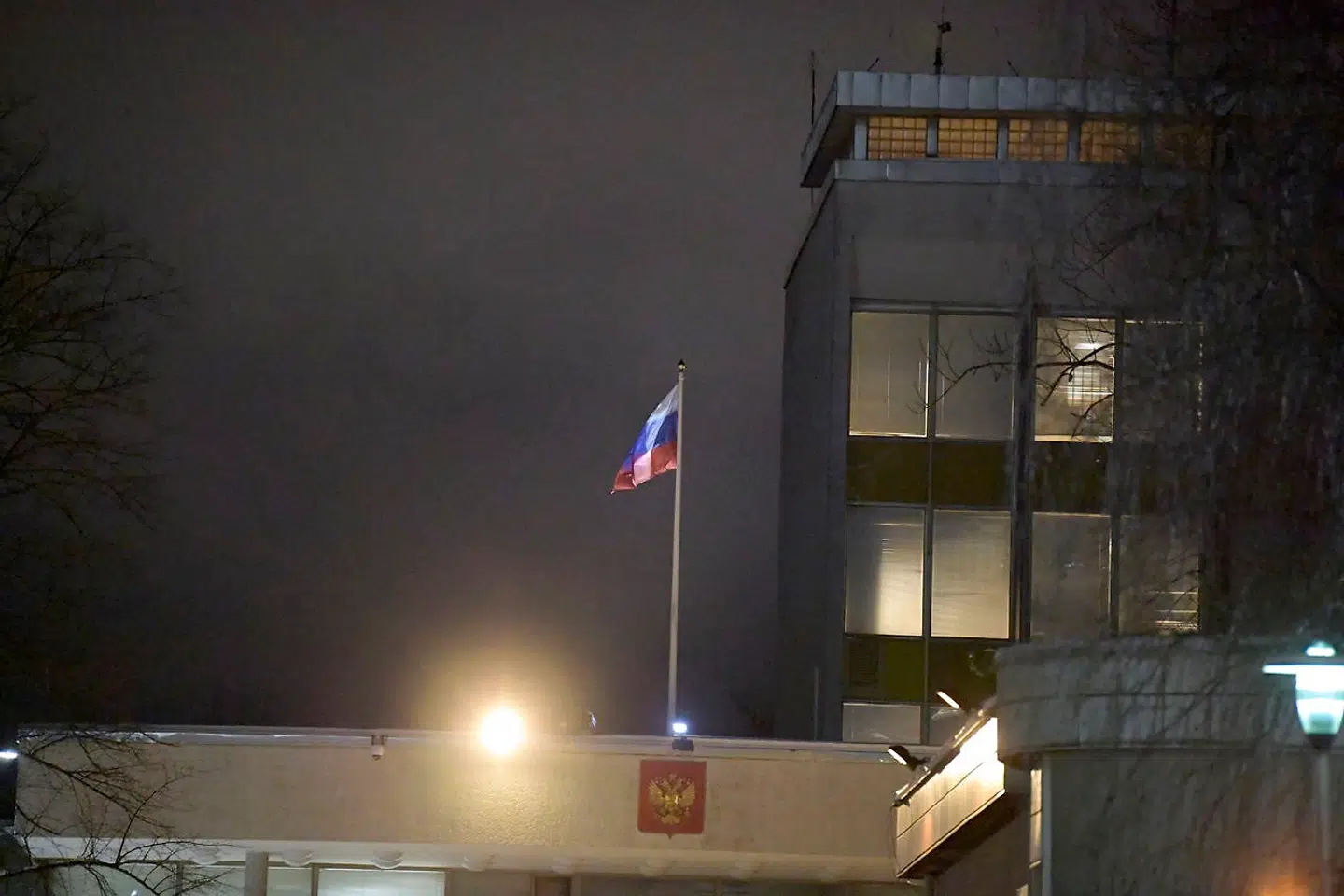 Ifølge nyhedsbureauet AP har en russisk efterretningsofficer haft sin faste gang på den russiske ambassade i Stockholm. Det er blandt andet lykkedes ham at hverve en 47-årig svensker.