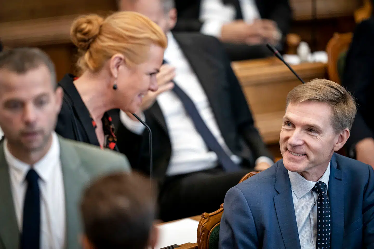 Det er ifølge Kristian Thulesen Dahl (DF) »ude af proportioner« at rejse en rigsretssag mod Inger Støjberg (V) for sagen om adskillelse af asylpar. Ifølge flere af de politikere, der vil stemme for en rigsretssag, kunne sagen dog meget vel være undgået, hvis blå politikere tidligere havde udtrykt kritik af den forhenværende udlændinge- og integrationsminister.