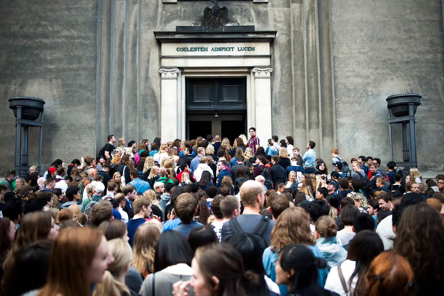 På de danske universiteter søger flere og flere studerende mod giganterne på arbejdsmarkedet, når de skal ud på den anden side af uddannelsessystemet. Det viser resultaterne fra den seneste undersøgelse af de studerendes foretrukne arbejdspladser, som rådgivningsvirksomheden Universum har foretaget.