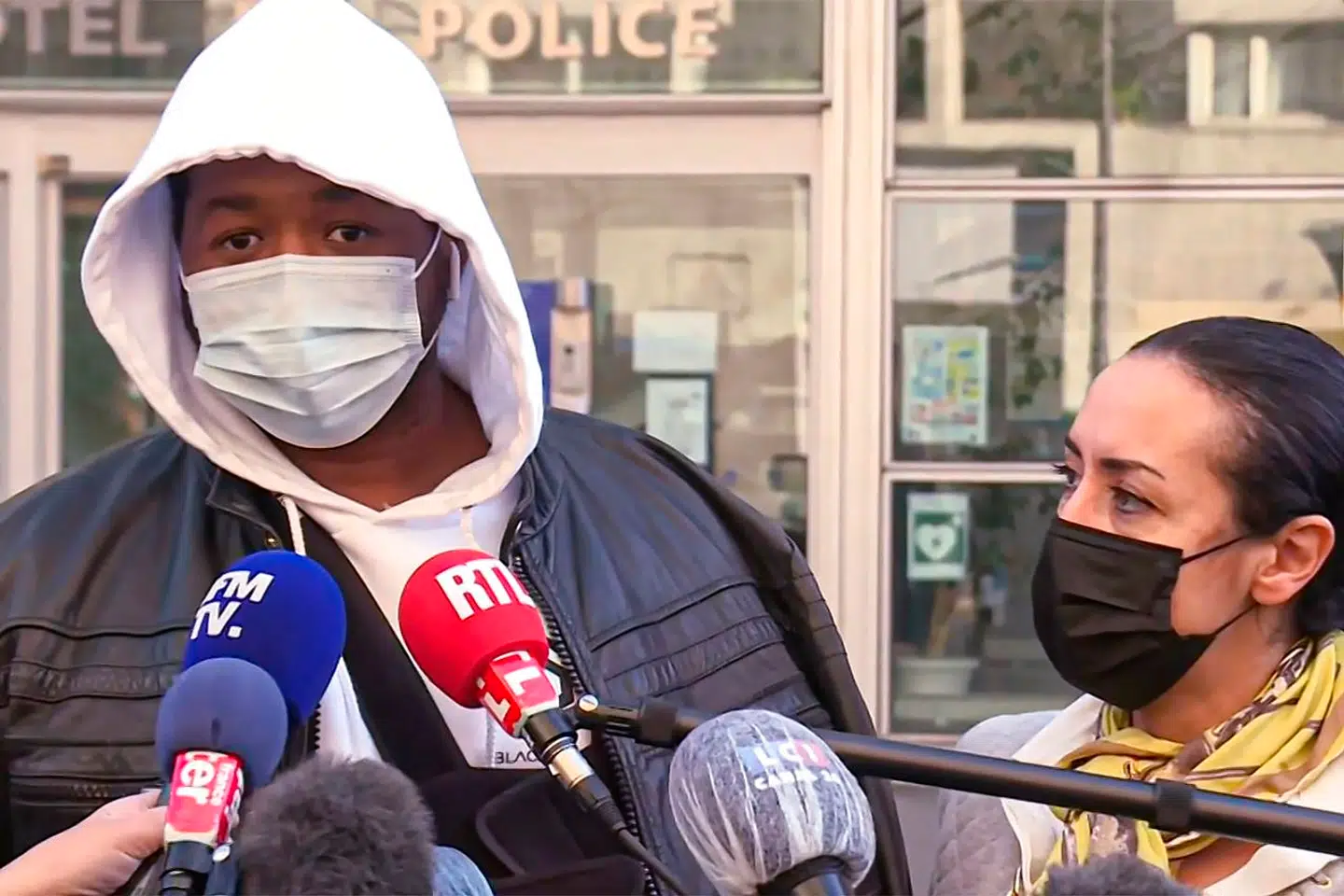 Den sorte musikproducer Michel Zekler blev i november gennemtævet af politifolk i sit eget studie. Det var under debatten om overgrebet, at præsident Macron erkendte ordensmagtens forskelsbehandling alt efter etnicitet og hudfarve.