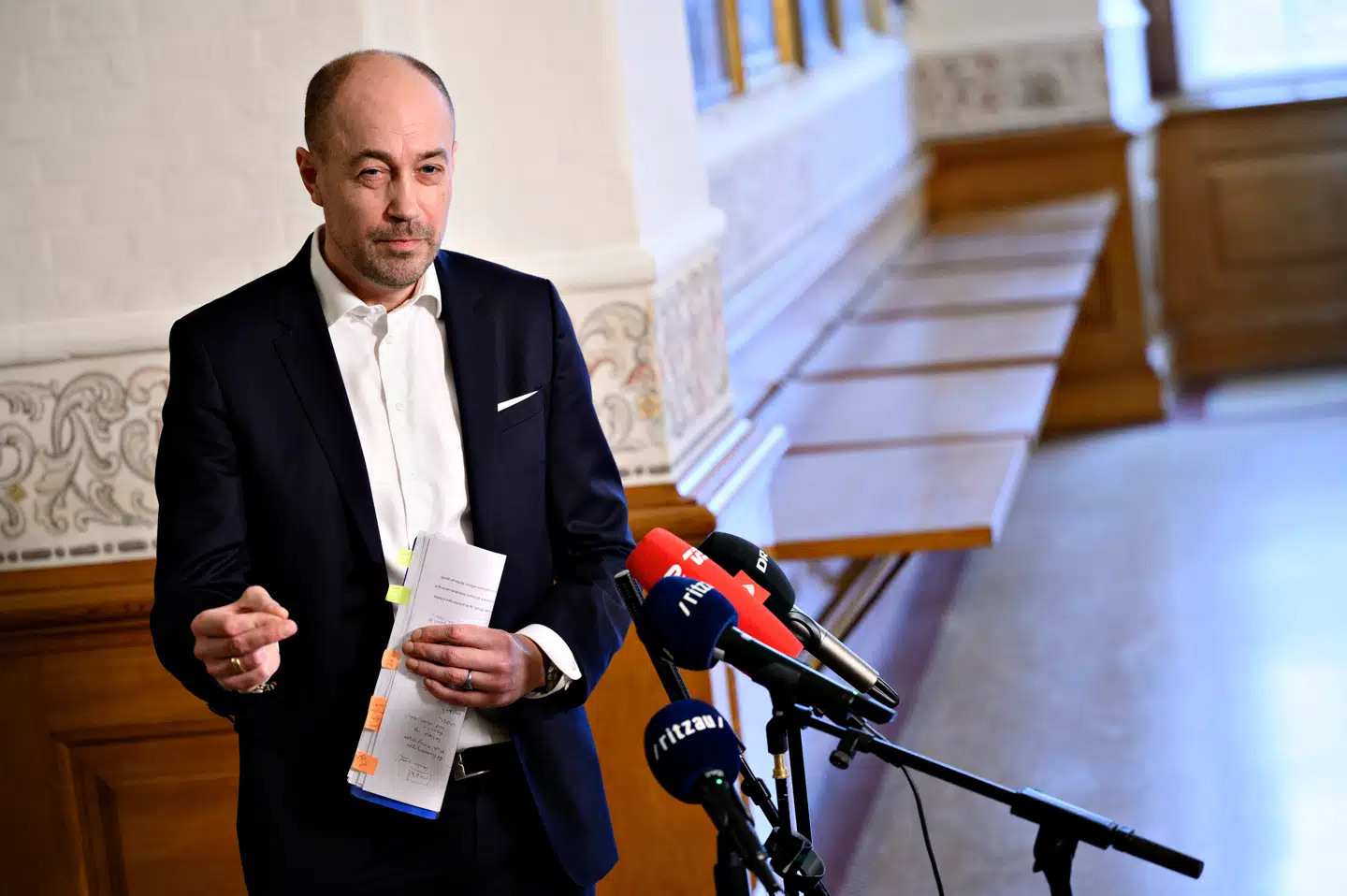 Sundhedsminister Magnus Heunicke (S) præsenterede regeringens nye teststrategi onsdag, hvor han nævnte, at det ikke var et politisk valg at bestille beregninger for genåbningsscenarier.