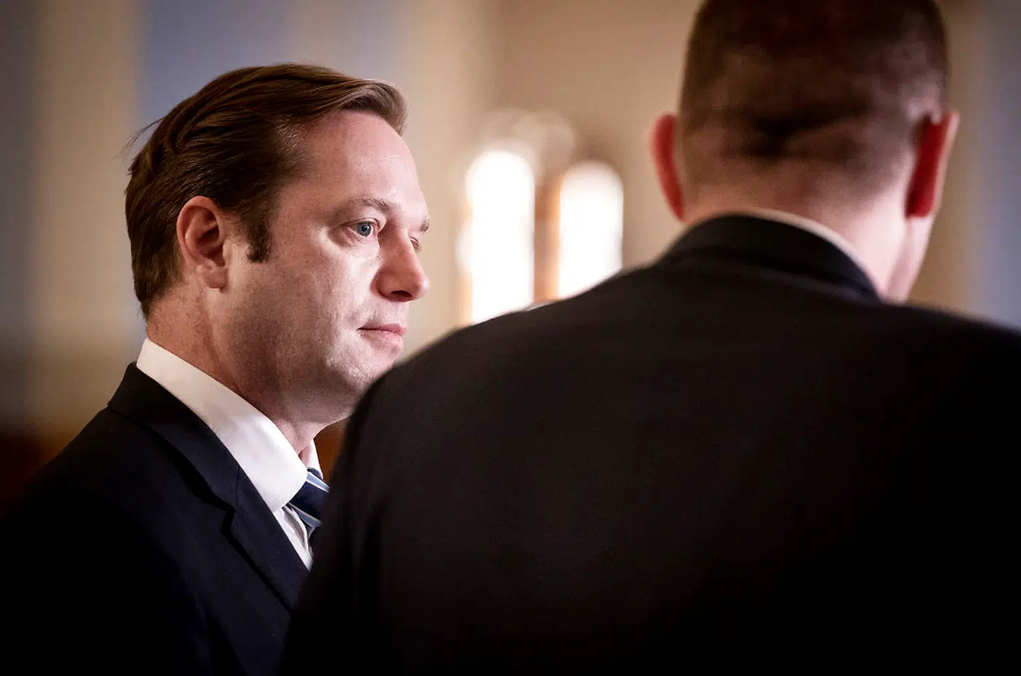 Få timer efter et opslag fra De Konservatives Marcus Knuth føg det med beskyldninger mellem det borgerlige Danmarks ældste partier.