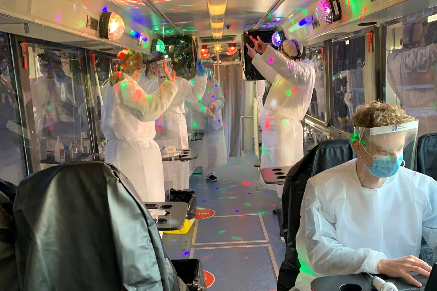 Sådan ser Glostrups podningspartybus ud indefra.