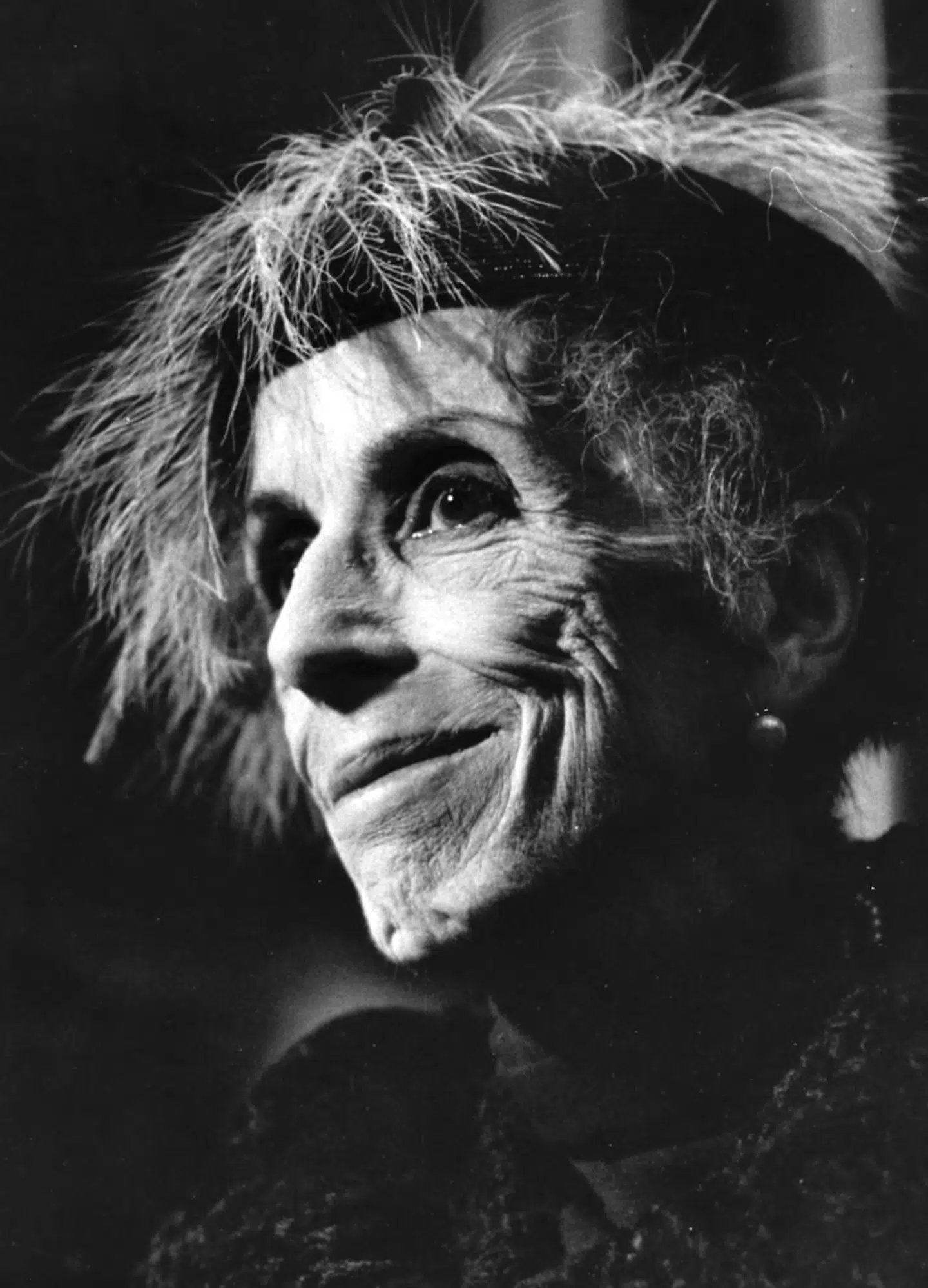 »..som Karen Blixen sagde, så skal man elske sin skæbne, for det er den, der gør én til den, man er, og hvis man tager den på sig, bliver man konge eller dronning i sit liv.«