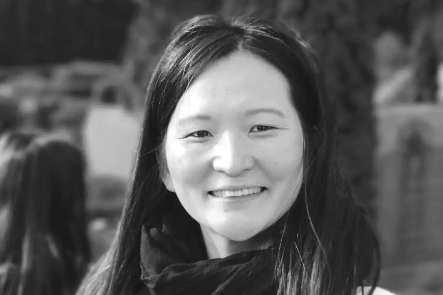 På trods af at hun stadig har mange bekendte, der er aktive eller ansatte i Socialdemokratiet, har der været påfaldende stille fra den kant, efter at Louise Kwang har fortalt sin historie.