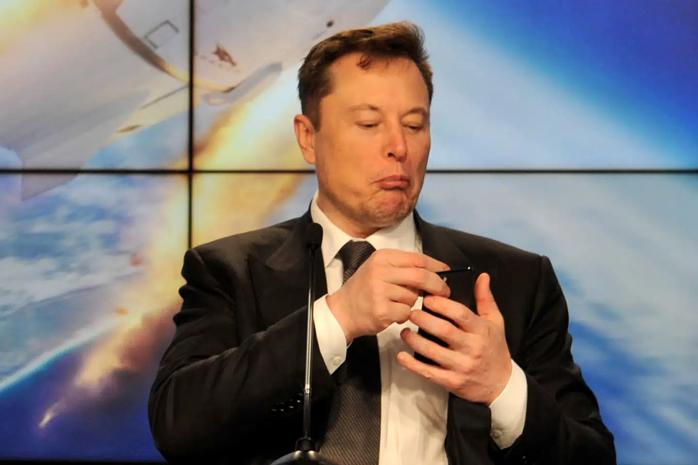 Det er især på de sociale medier, at russerne har et bizart had-kærligheds-forhold til den amerikanske rigmand Elon Musk – og det er gensidigt.
