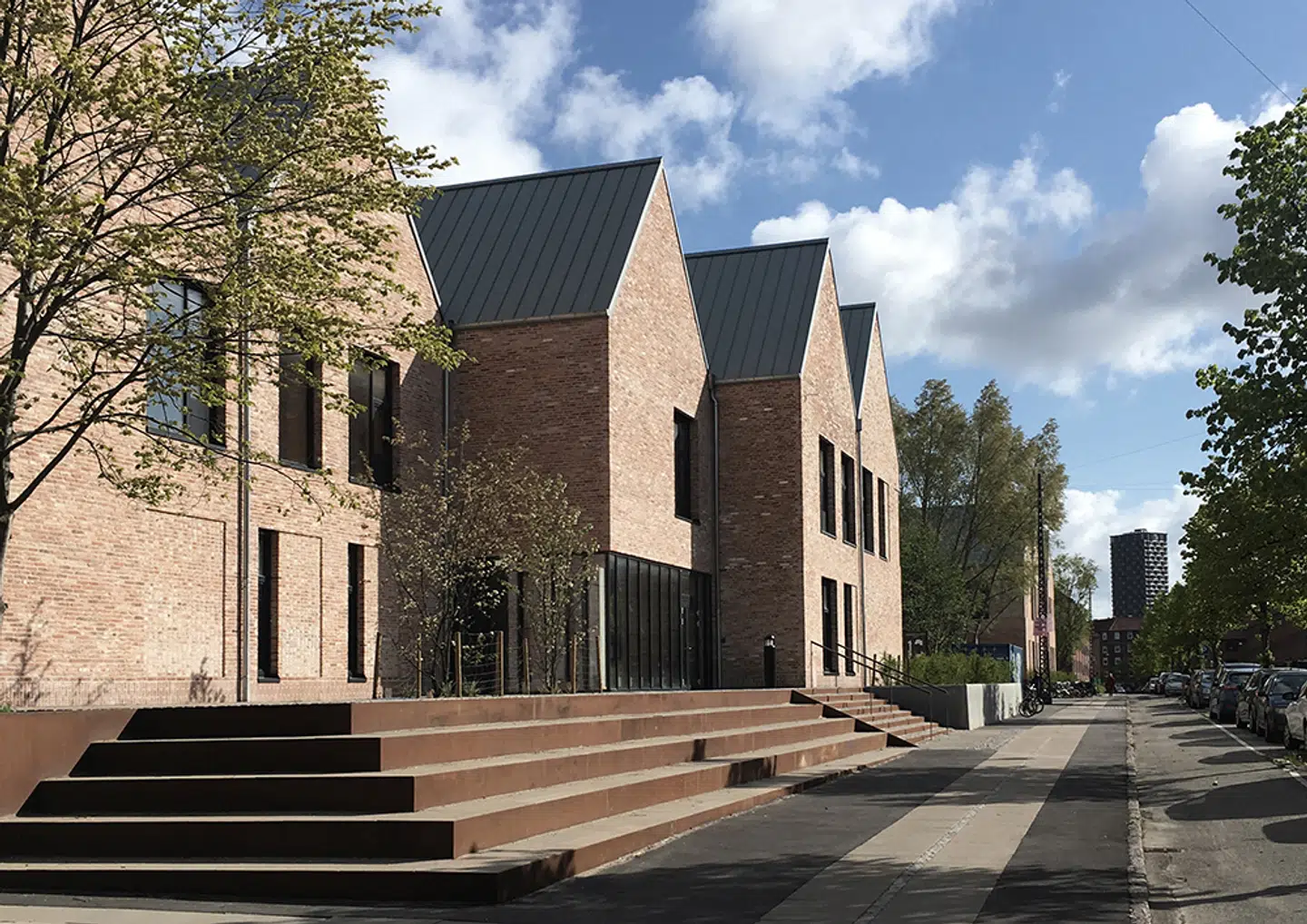 Skolen, der ligger i Københavns Nordvestkvarter, blev renoveret og tilbygget i 2019. Bag renoveringen stod arkitektfirmaerne JJW Arkitekter og Schul Landskabsarkitekter.