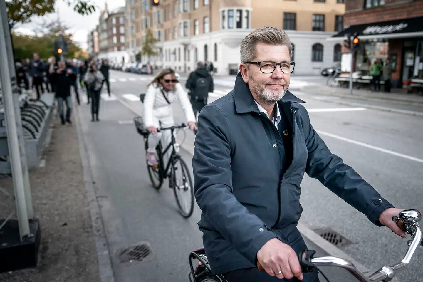 Tidligere overborgmester Frank Jensen gik af i efteråret efter anklager om seksuelle krænkelser. En Kantar Gallup-undersøgelse viser alligevel, at mange københavnere er tilfredse med hans indsats som overborgmester. Hver femte københavner ville sågar foretrække ham på posten ved næste valg.