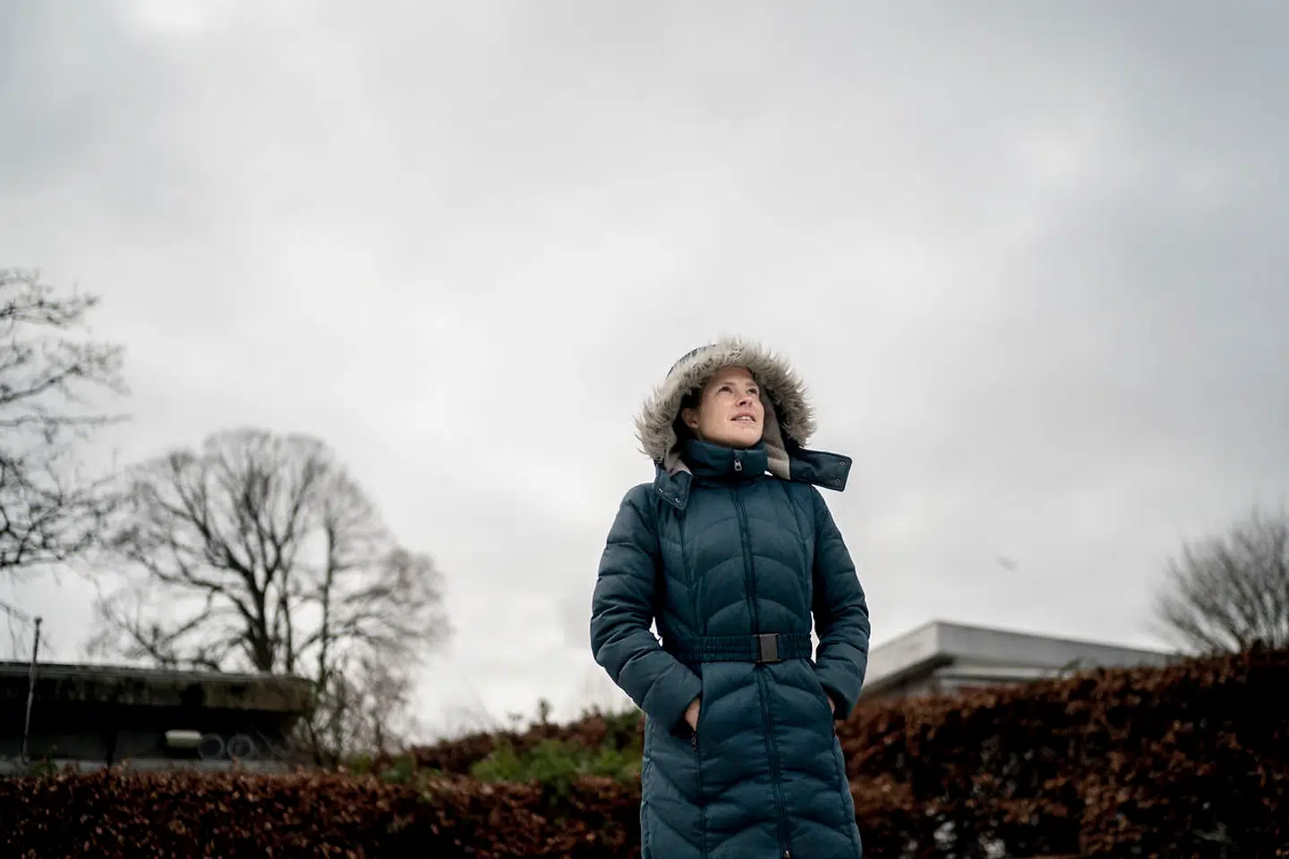 »Min nye bog dør, den bliver overset. Jeg har et lager i garagen. Men den kommer ikke i fire oplag, selvom den har fået gode anmeldelser,« siger Estrid Dyekjær.