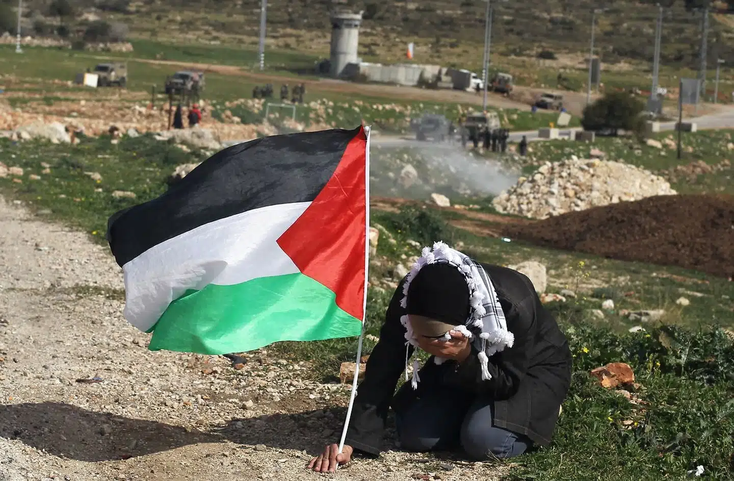 »Palæstinensernes fremtid afhænger af at overbevise israelerne om, at konflikten ligger bag sig. Det gør man ved at bekæmpe Hamas og ved at alliere sig helt og holdent med de moderate fredsønskende israelske kræfter,« skriver Hanna Ziadeh.