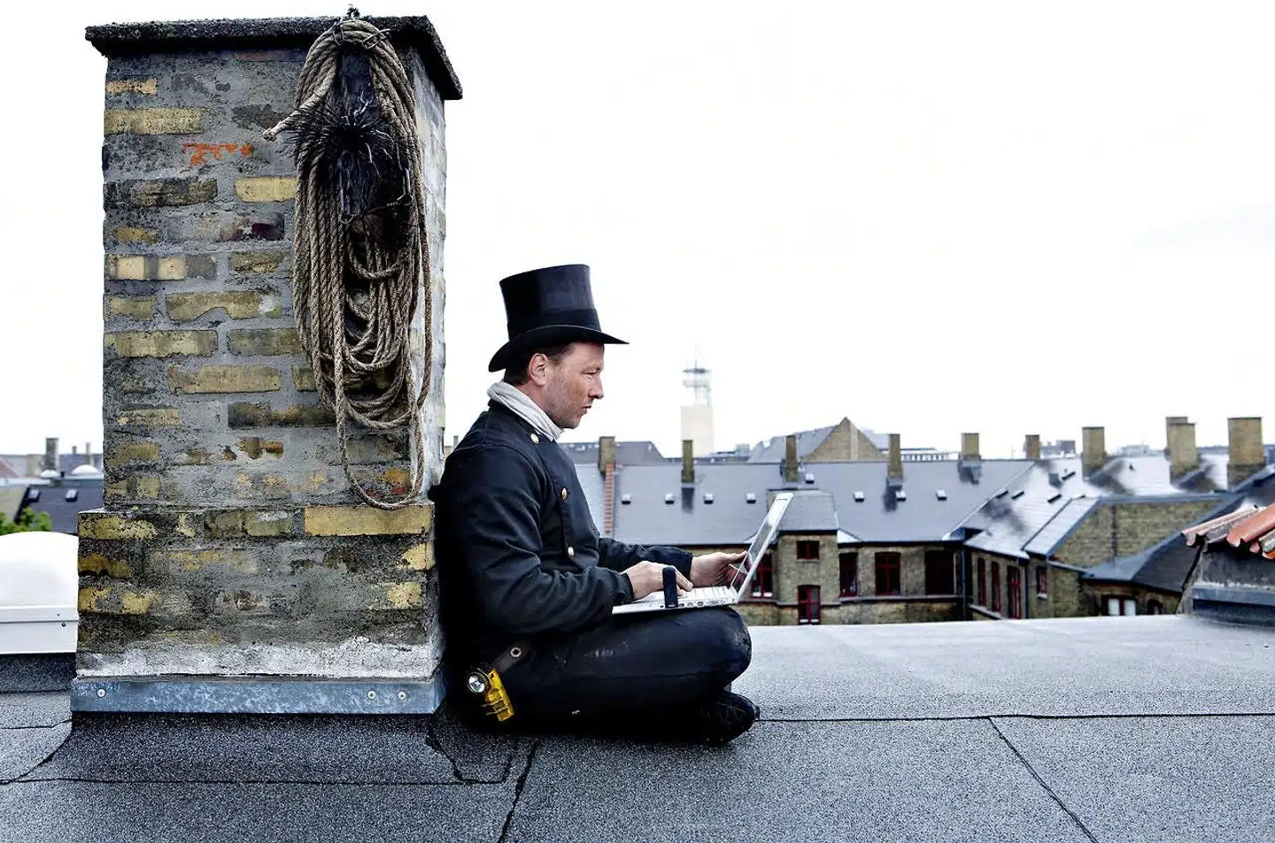 Internetpriserne kan gå gennem loftet, fordi oplægget til en ny regulering af bredbåndspriserne ikke længere vil være en trussel, men en mulighed for, at de tele- og energiselskaber, som ejer kabel-tv- og fibernet i Danmark, kan hæve priserne i forhold til, hvad de lige har aftalt med internetudbydere, som gerne vil leje sig ind på dem, lyder den brede bekymring. Arkivfoto: Bax Lindhardt/Ritzau Scanpix