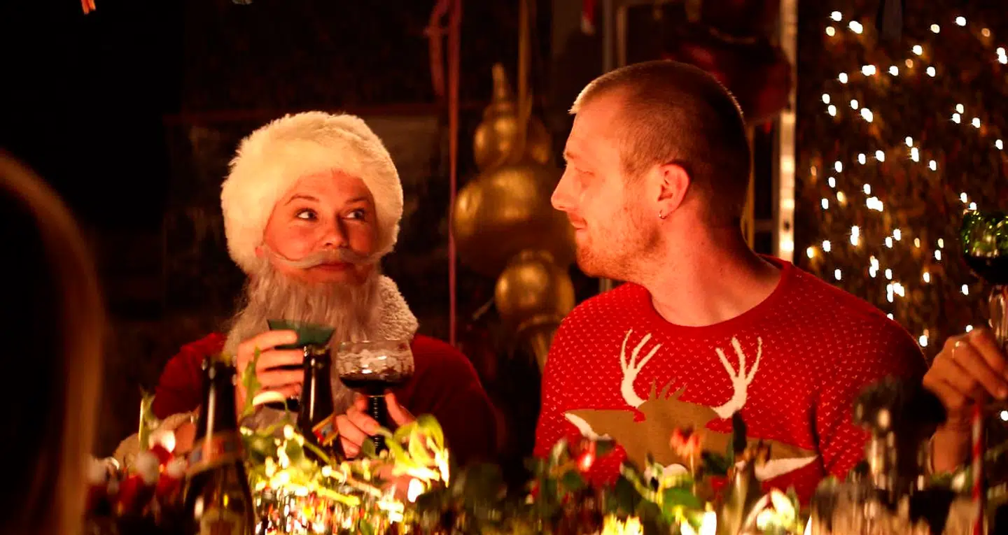 Julemanden er en kvinde, og far er depressiv i DRs »Julefeber«, der endte som en dejlig oplevelse midt i mørket. Sofie Torp og Joachim Fjelstrup var et charmerende bekendtskab.