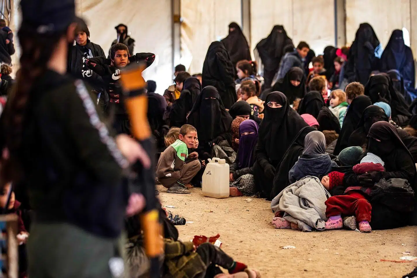 »Når de vokser op i en fangelejr, hvor Islamisk Stat i teorien har skabt sig et kalifat, bliver de hjernevasket til at hade alt, hvad Vesten står for. Derfor står Danmark og resten af Europa med et sikkerhedsproblem i fremtiden,« skriver Ali Aminali.