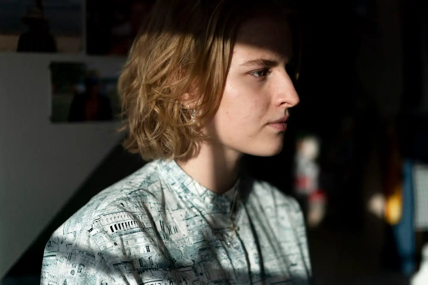 »Var corona ikke sket og samfundet ikke lukket ned, havde jeg været foruden rigtig mange af de bump, jeg er stødt på det seneste år,« siger Sine Christiansen på 18 år.
