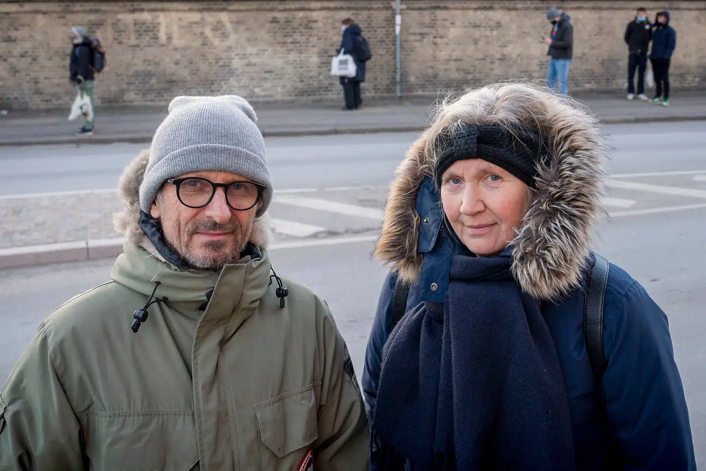 Peter Michael og Vibeke Thorsteinsson opgav at stille sig i kø, da de så, hvor lang den var.
