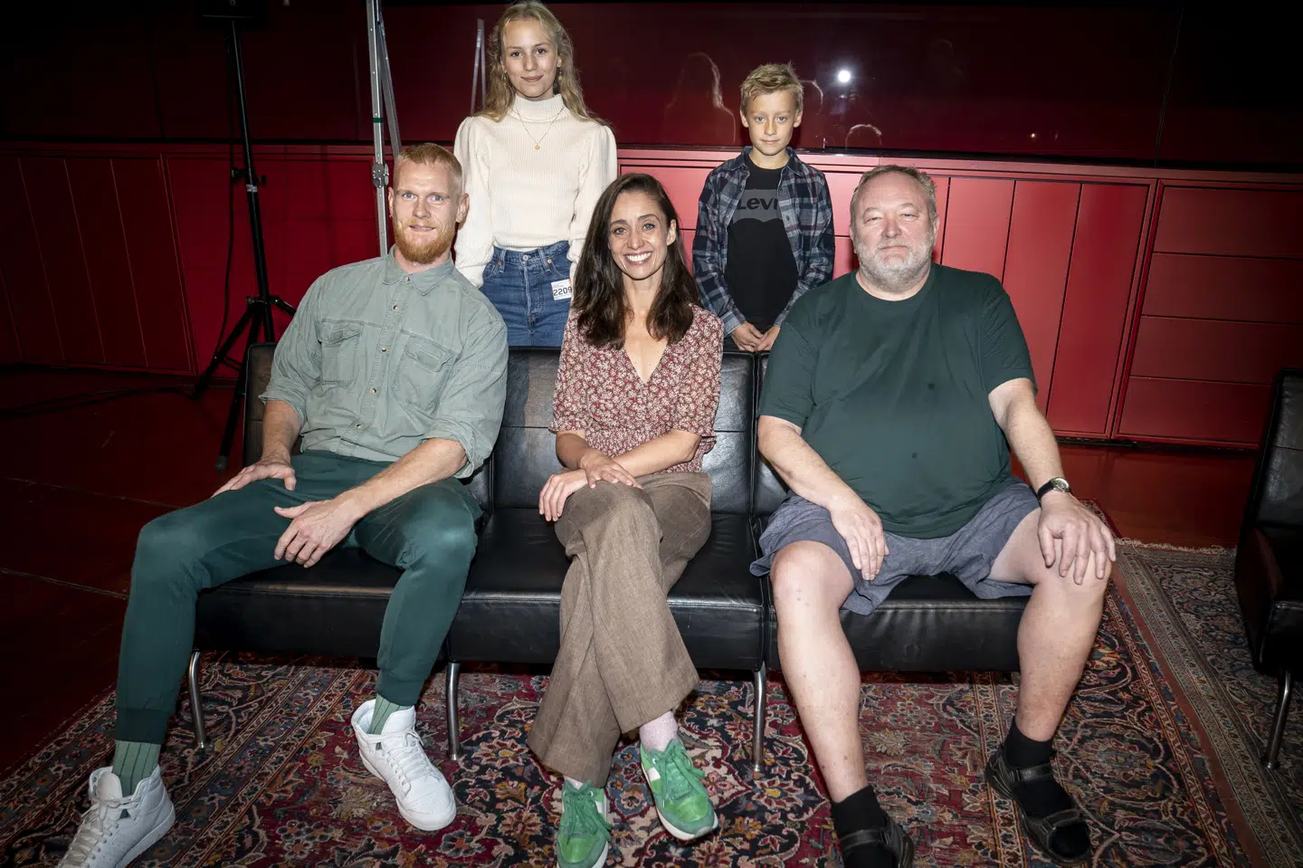 Peter Plaugborg, Noah Storm Otto, Flora Ofelia Hofmann Lindahl, Bjarne Henriksen og Christine Albeck Børge udgør hovedcastet i Ulven kommer. Nu er fire af dem en Robert-stauette rigere. (Arkivfoto) Mads Claus Rasmussen/Ritzau Scanpix
