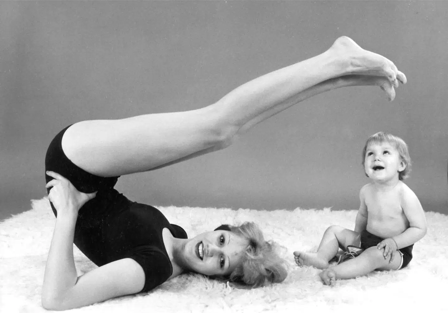 »Forfatteren Cusk nærmer sig moderrollen ved at opsøge eksperter, fag- og skønlitteratur. Hun insisterer på at gå til koncerter, tage på ferie, se veninder, arbejde. Så manden siger sit job op, de flytter, hun malker ud, de får passet barnet.«. Arkivfoto.