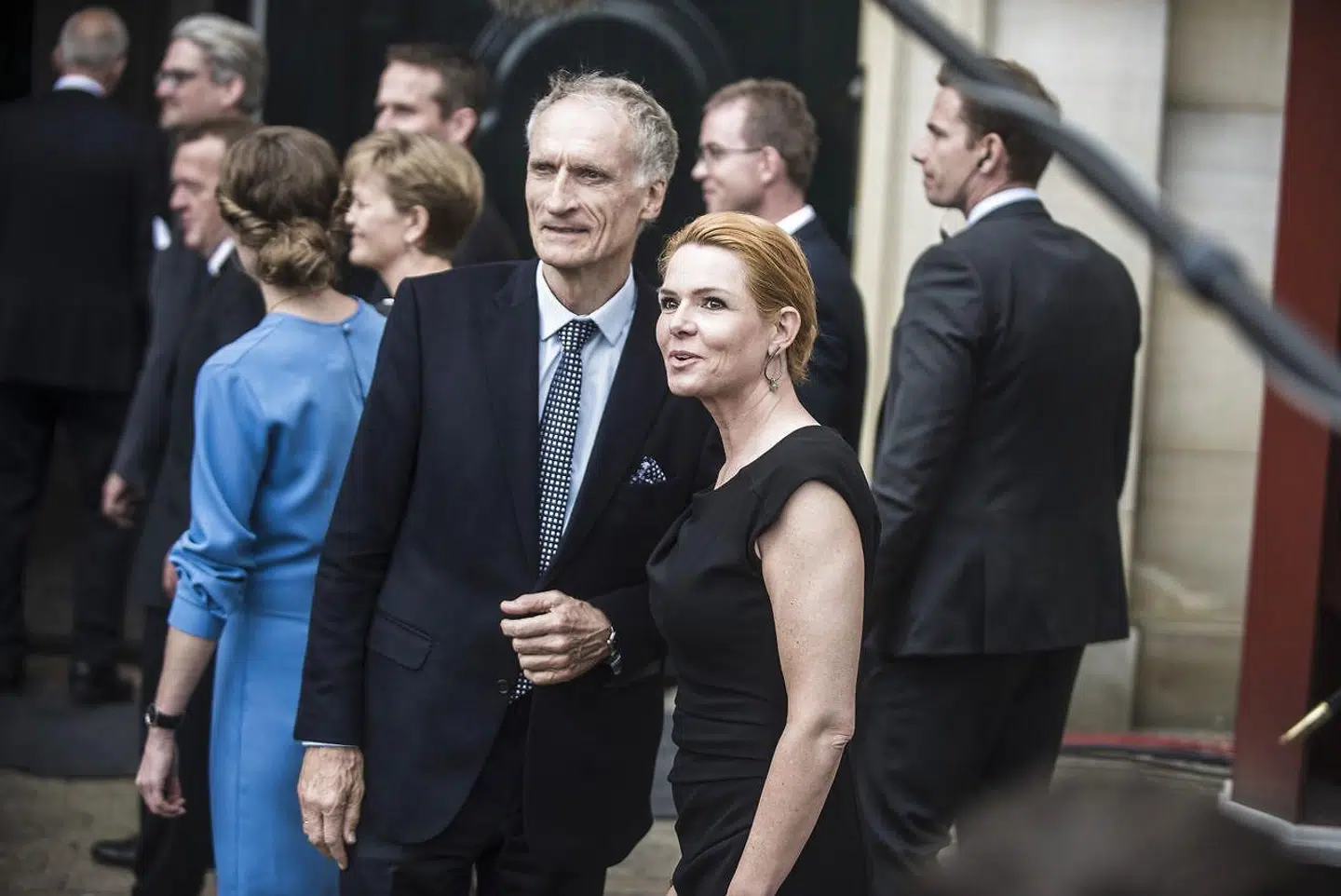 »Jeg har gentagne gange, både skriftligt og mundtligt, søgt at overtale Inger Støjberg til at give en undskyldning – både til Folketinget for fejlinformation og til de embedsmænd, hun pressede for hårdt. Derved kunne hun påtage sig ansvaret, så rettergangen blev overflødig. Hvis hun have fulgt mit råd, ville jeg ikke have stemt for en rigsret,« skriver Bertel Haarder.