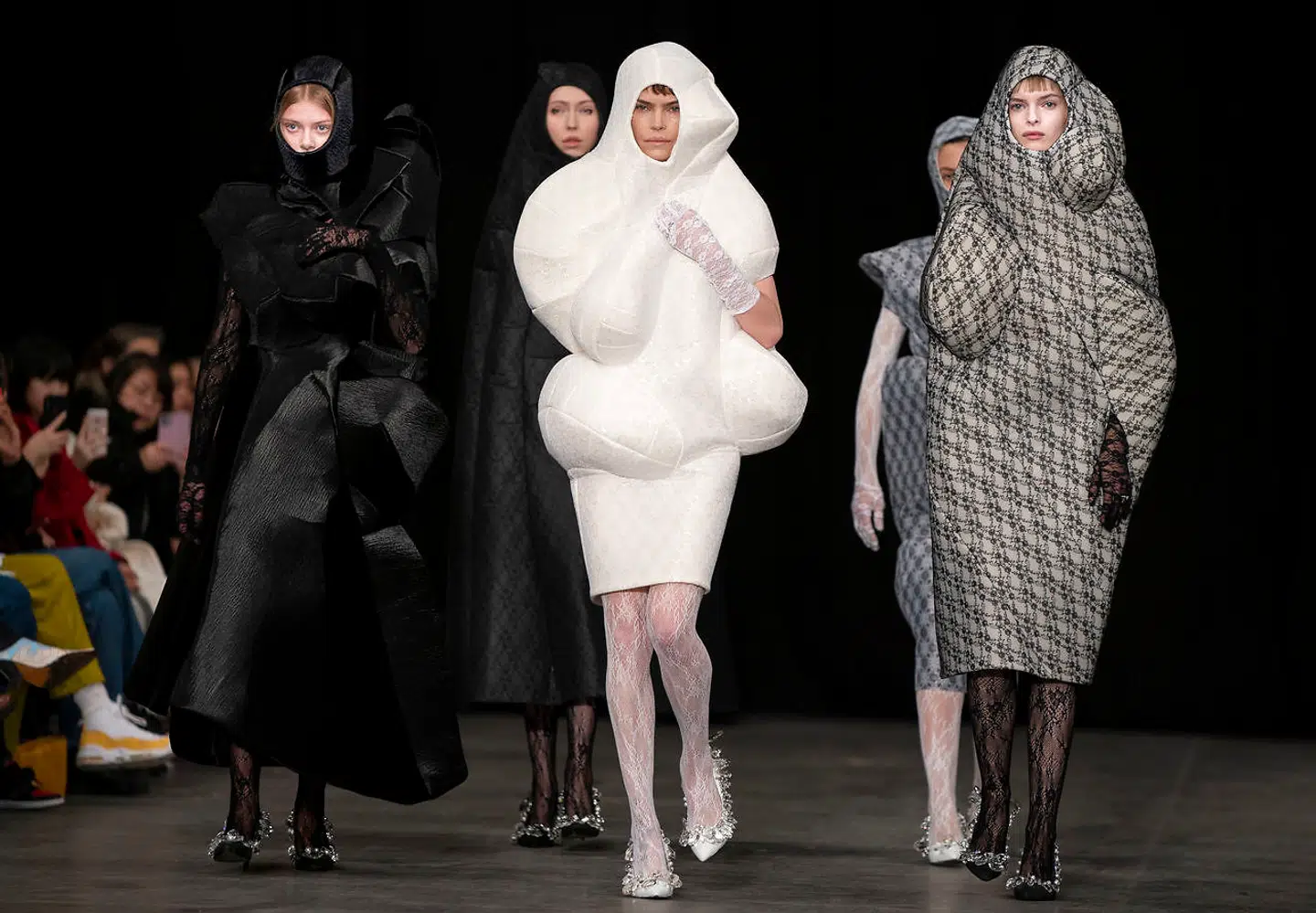 Normalt er der spækket med mennesker, når Copenhagen Fashion Week bliver afholdt. Her er det fra Designers Nest show i lokomotivværkstedet i februar sidste år.