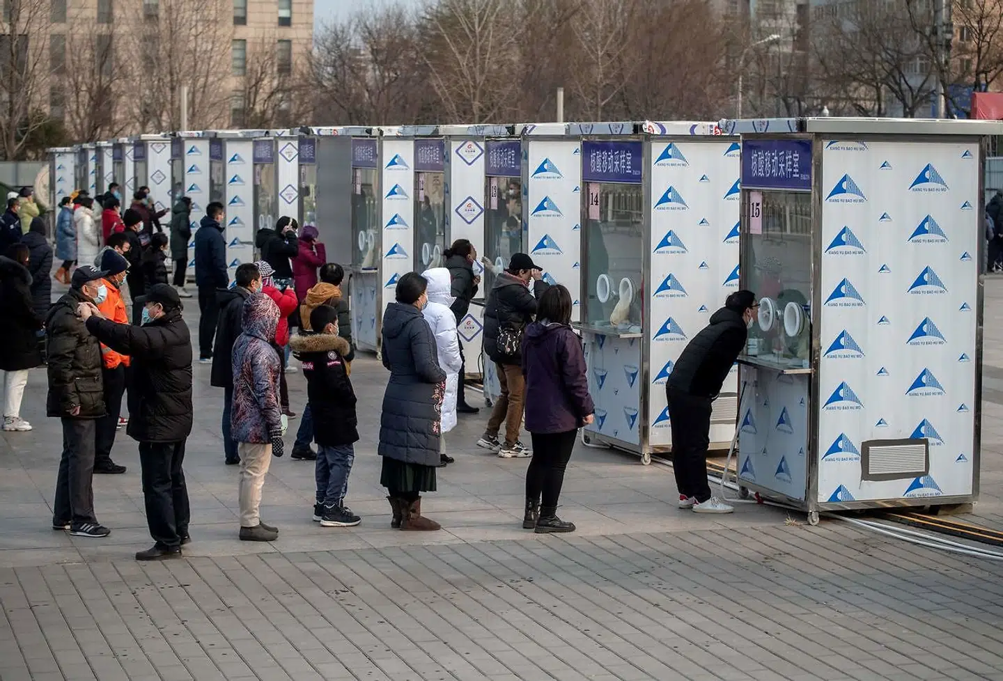 I Beijing er borgerne blevet massetestet ad flere omgange. Som oftest bare i halsen.