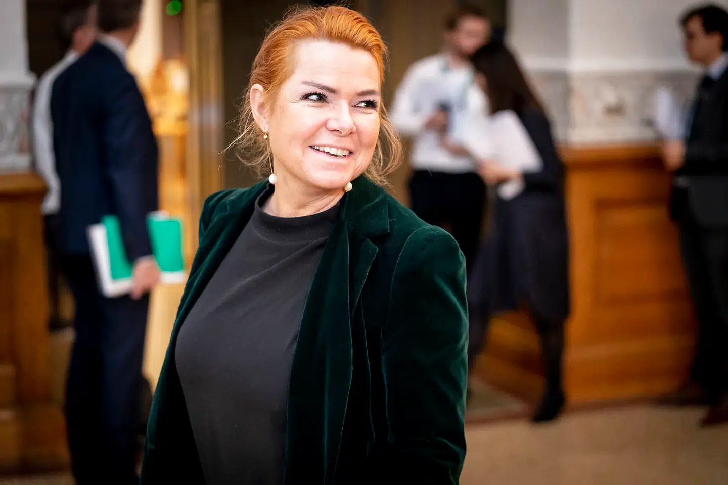 Et bredt flertal i Folketinget er blevet enige om en rigsretstiltale mod tidligere udlændinge- og integrationsminister Inger Støjbergs (V). Men én bestemt formulering i betænkningen om, hvad der skal gøres, deler flertallets partier.