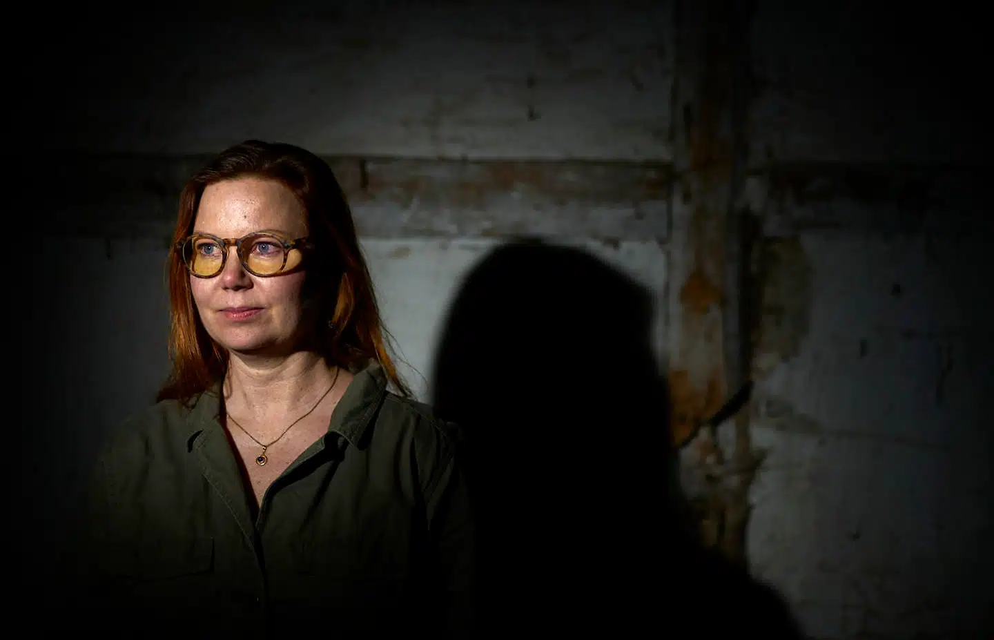 Rie Thomsen, professor i uddannelses-, erhvervs- og karrierevejledning ved Aarhus Universitet, råder til, at man forholder sig undersøgende, åbent og nysgerrigt, når man vælger uddannelse.