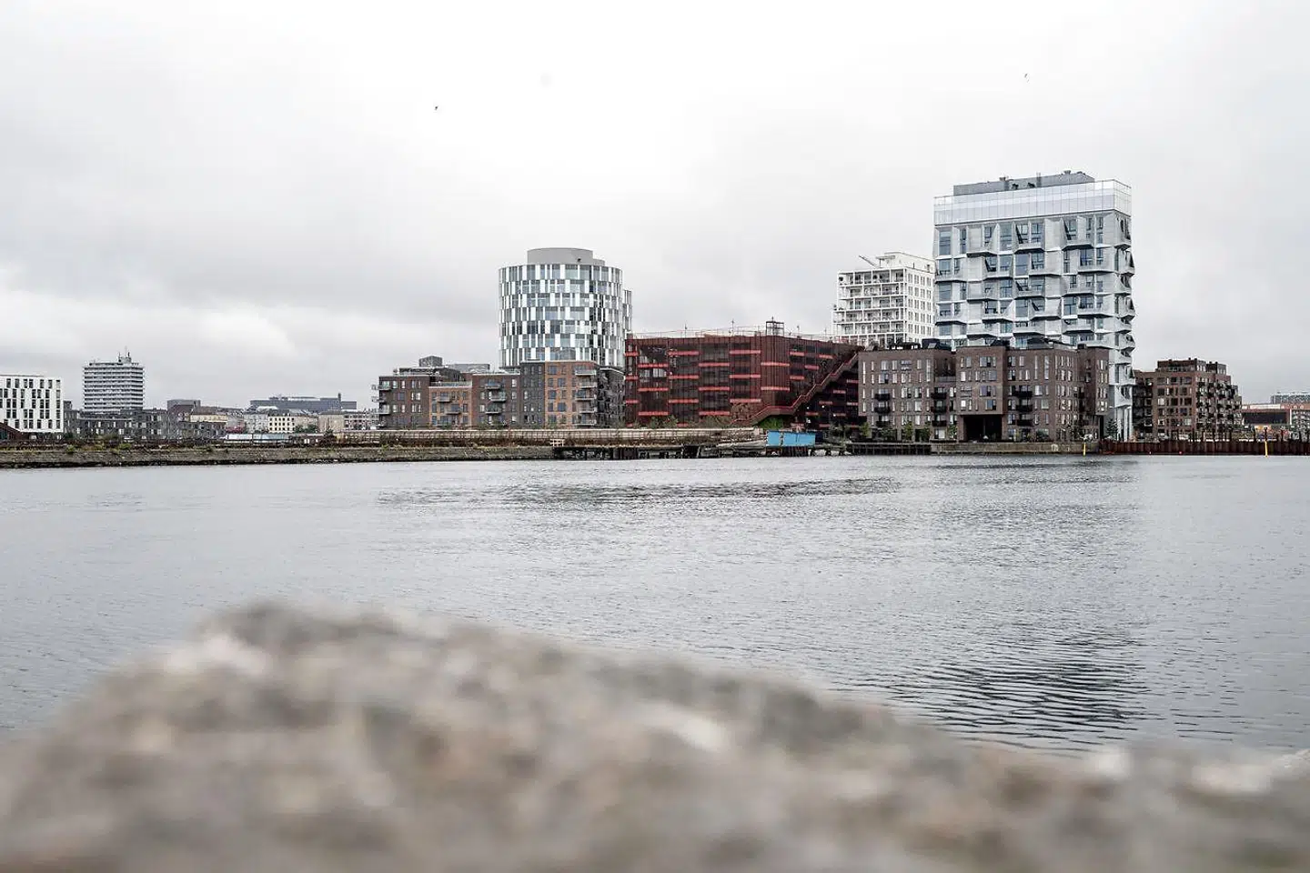 »Lynetteholm er løsningen. Den skaber plads til 35.000 beboere, boldbaner, delvist bilfrie områder, parker og et kilometerlangt grønt kystlandskab ud mod Øresund på størrelse med Fælledparken. Den bliver en del af alt det, som i dag gør København til en af verdens bedste byer at bo i,« skriver Lars Weiss.