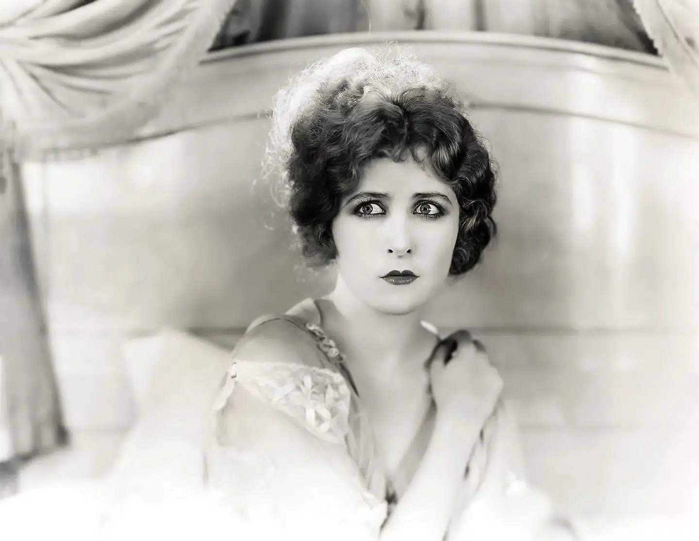 Mildred Harris i Edwin Carewes »Habit«, der havde premiere samme år som »The Kid«.
