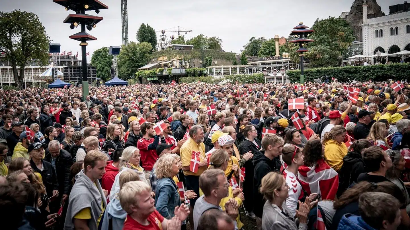 Masser opbakning til Tour-rytterne i Tivoli for et år siden.