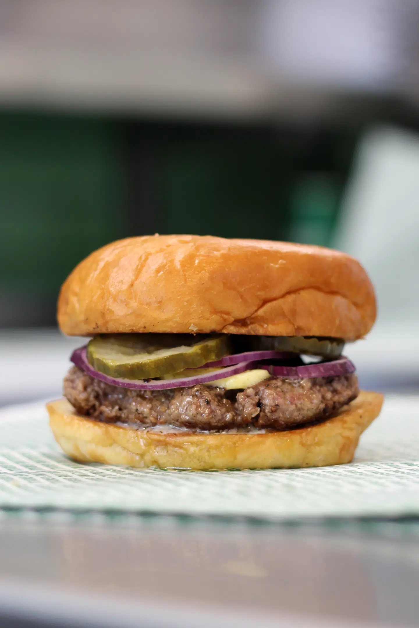 Burgere fra Gasoline Grill er blandt med på Bloombergs liste over verdens bedste burger.