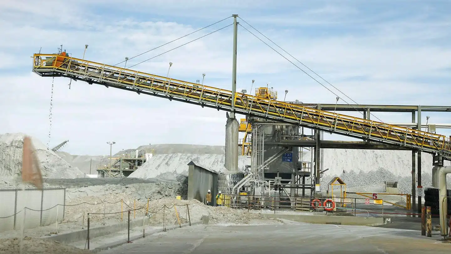 Danske pensionspenge vil ikke blive investeret i international minegigant med ny dansk topchef oven på historisk ødelæggelse, som ville svare til at kvase Jellingestenene, lyder meldingen.