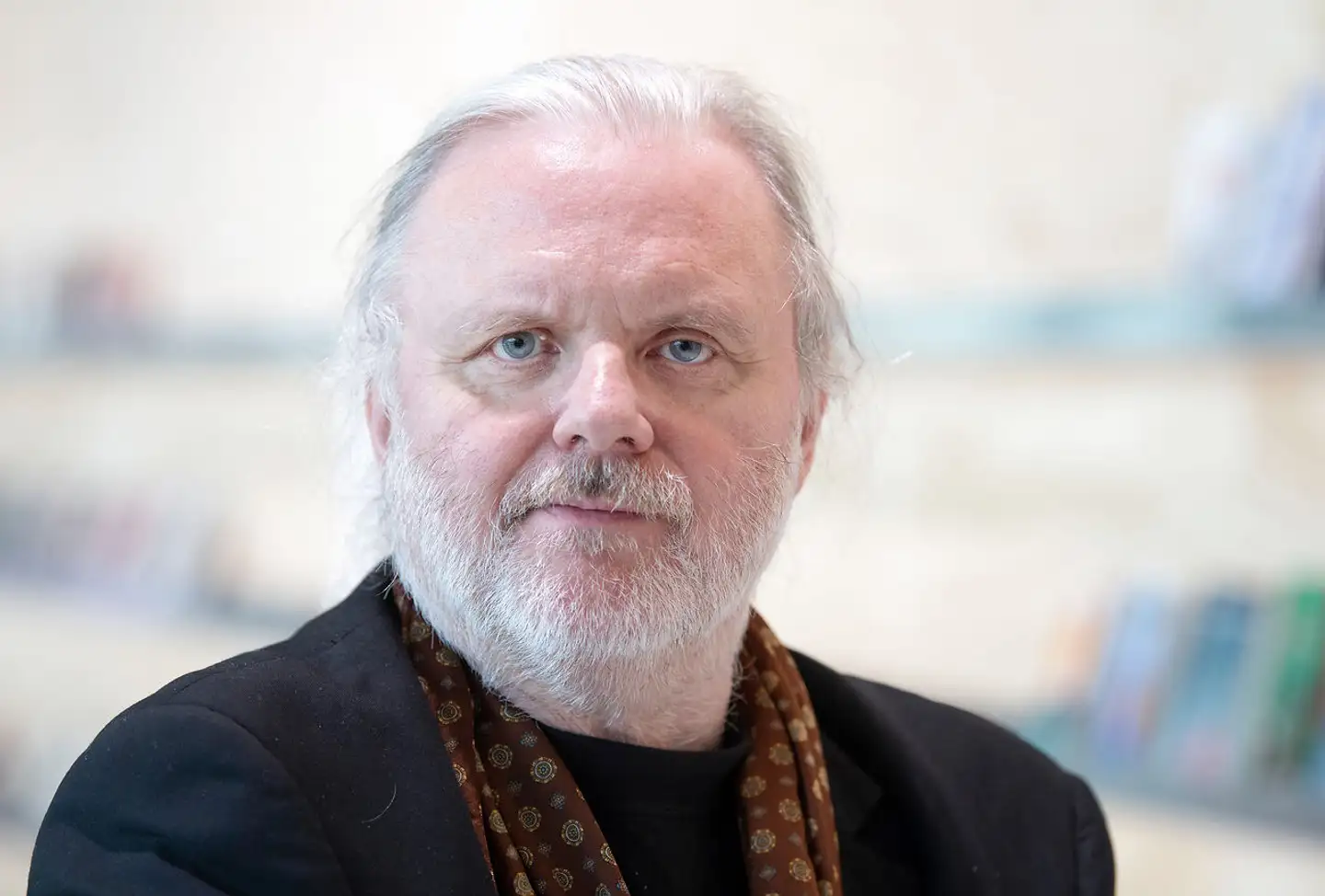 Jons Fosses septologi er nået til del fire og fem, og den ligner stadig sig selv. På den gode måde