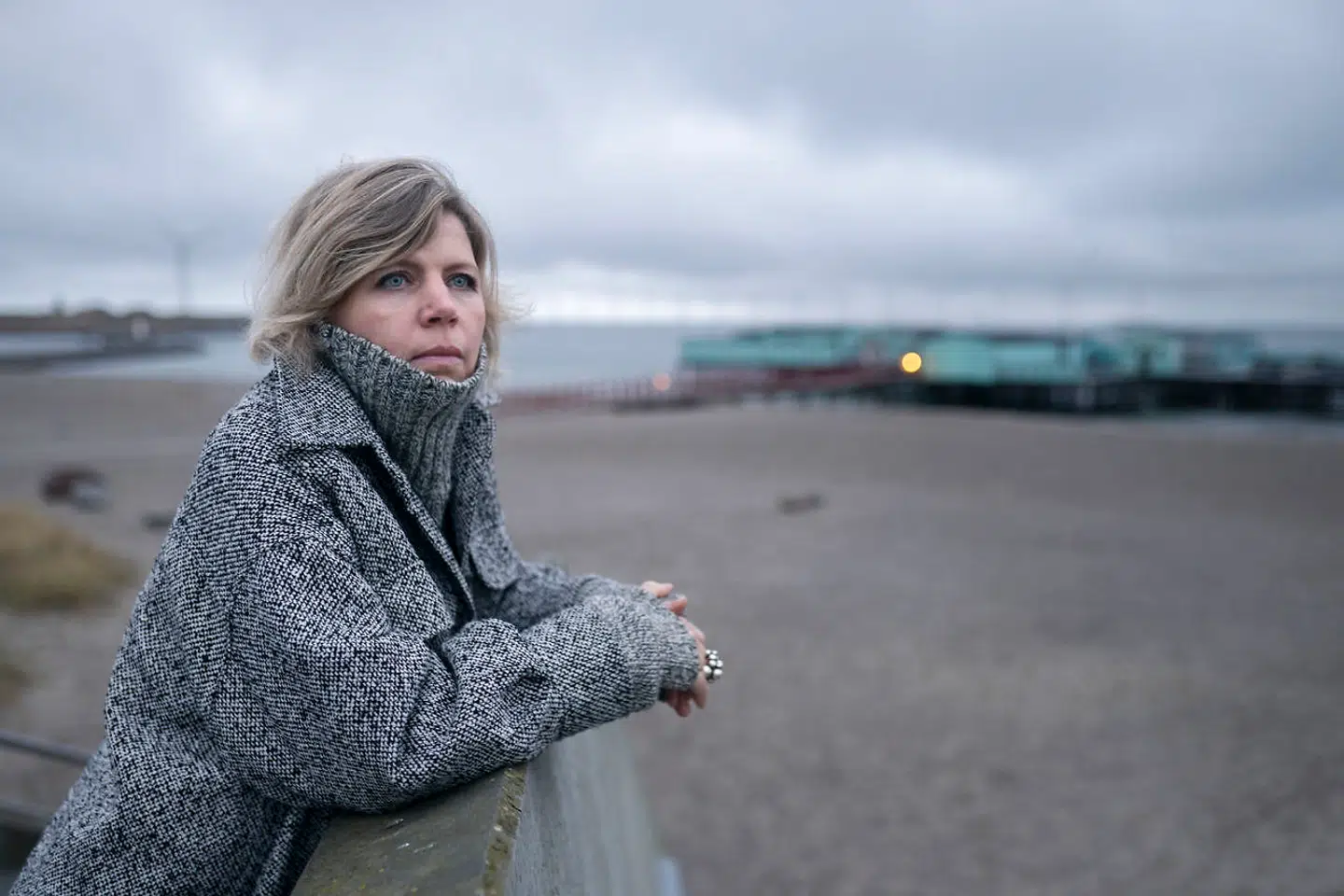 »Vi skal være sødere ved hinanden. Især i de her temmelig barske måneder, der pludselig er blevet til et år. Vi skal smile til hinanden og være lidt bedre til at huske, at vi alle sammen kommer med hver vores historie.«