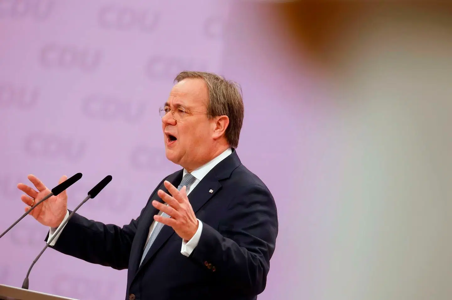 Armin Laschet, ministerpræsident i Nordrhein-Westfalen, er valgt som ny gruppeformand for CDU.