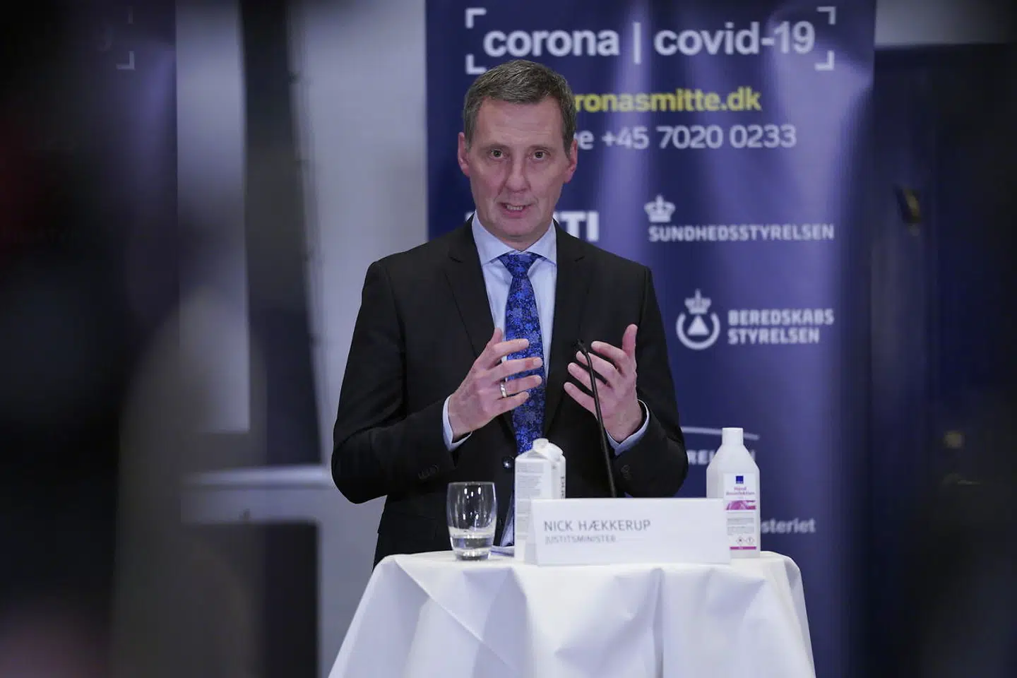 Sundheds- og Ældreministeriet afholder pressemøde om forlængelse af covid-19 restriktioner, Eigtveds Pakus , København, onsdag den 13. januar 2021. Sundheds- og ældreminister Magnus Heunicke, justitsminister Nick Hækkerup, skatteminister og fungerende finansminister Morten Bødskov, direktør i Sundhedsstyrelsen, Søren Brostrøm og direktør i Statens Serum Institut, Henrik Ullum deltager.