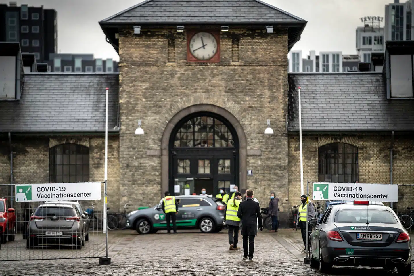 Øksnehallen ved Halmtorvet i København er et af fire vaccinationscentre, der onsdag åbnede i Region Hovedstaden.