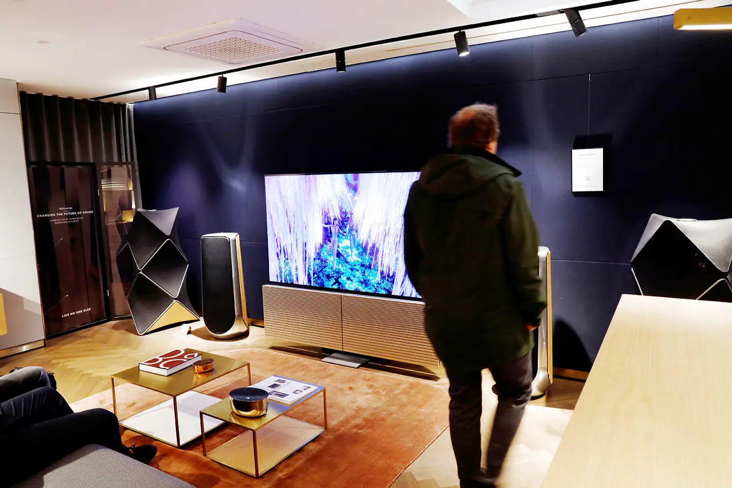 Bang & Olufsen har været i hård modvind i årevis, men de seneste syv måneder er stemningen vendt, og aktiekursen fløjet i vejret.