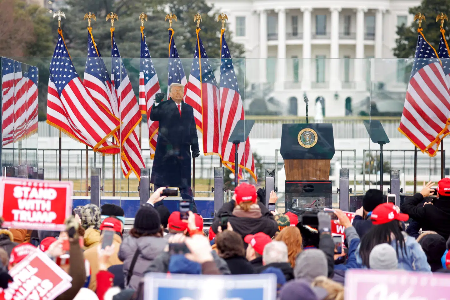 Demokraterne og flere af Trumps republikanske partifæller har vendt sig mod ham efter urolighederne ved og i kongresbygningen. (Arkivfoto) Jim Bourg/Reuters