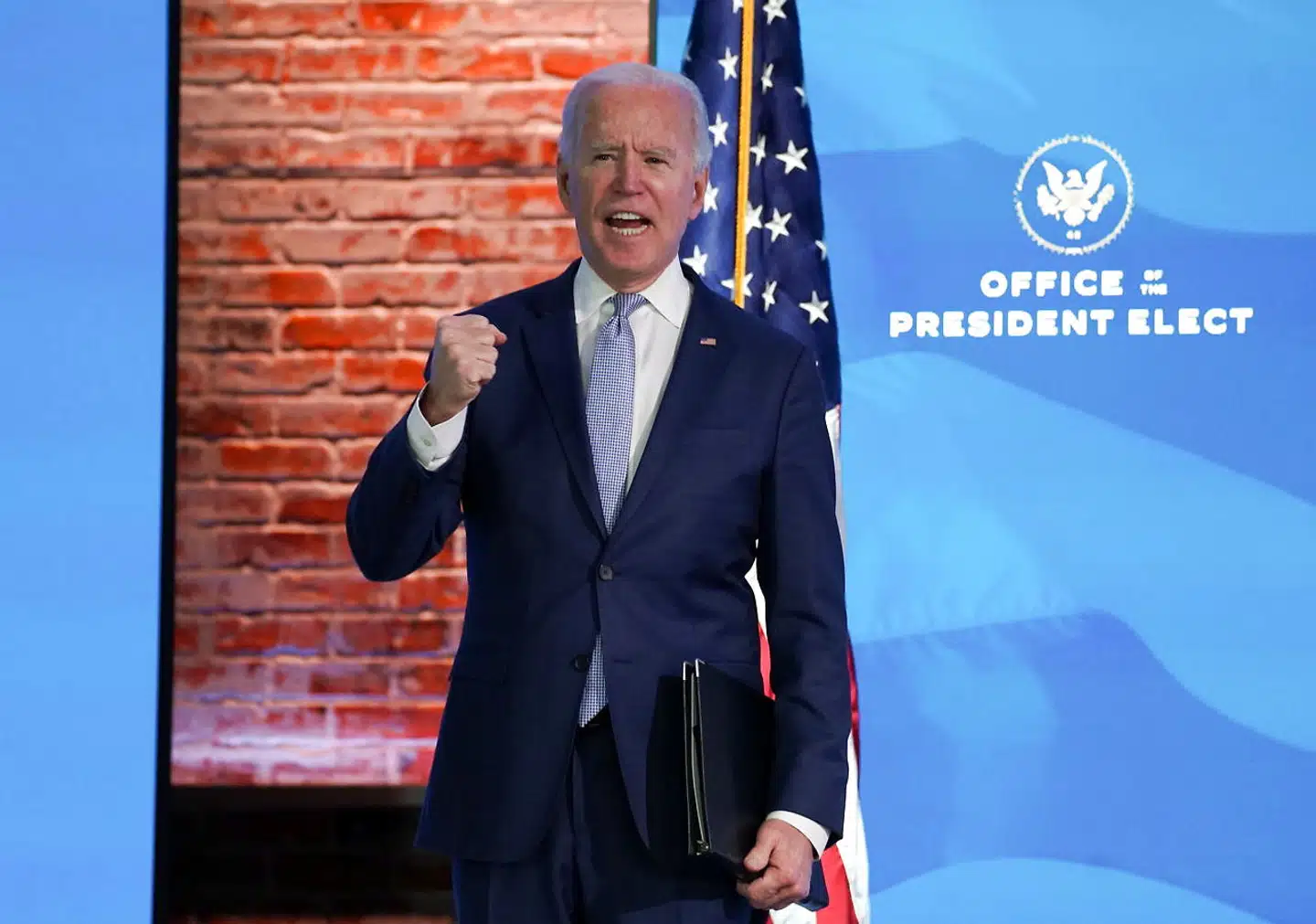 Den kommende præsident, Joe Biden, erklærede, at Trump-tilhængernes handlinger ikke var en protest men et oprør.