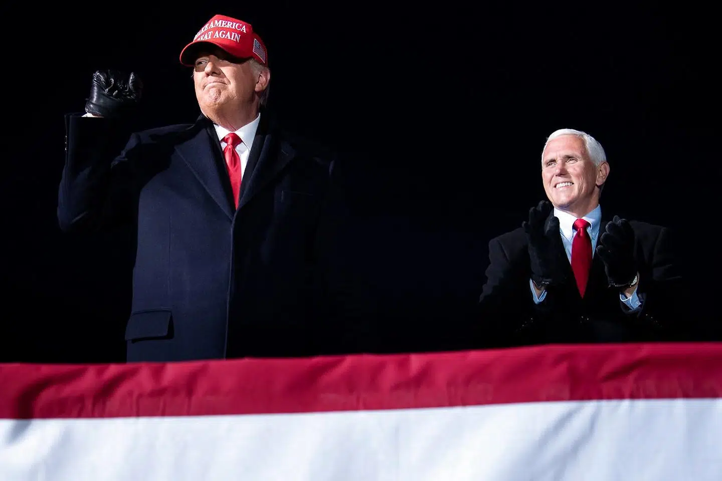 I tre år og 11 måneder har Mike Pence været en af Donald Trumps allertætteste allierede som vicepræsident. Men i de sidste uger af deres regeringsperiode er han nu kommet under massivt pres fra sin chef, som vil have ham til at ændre på resultatet af det valg, de tabte sammen.