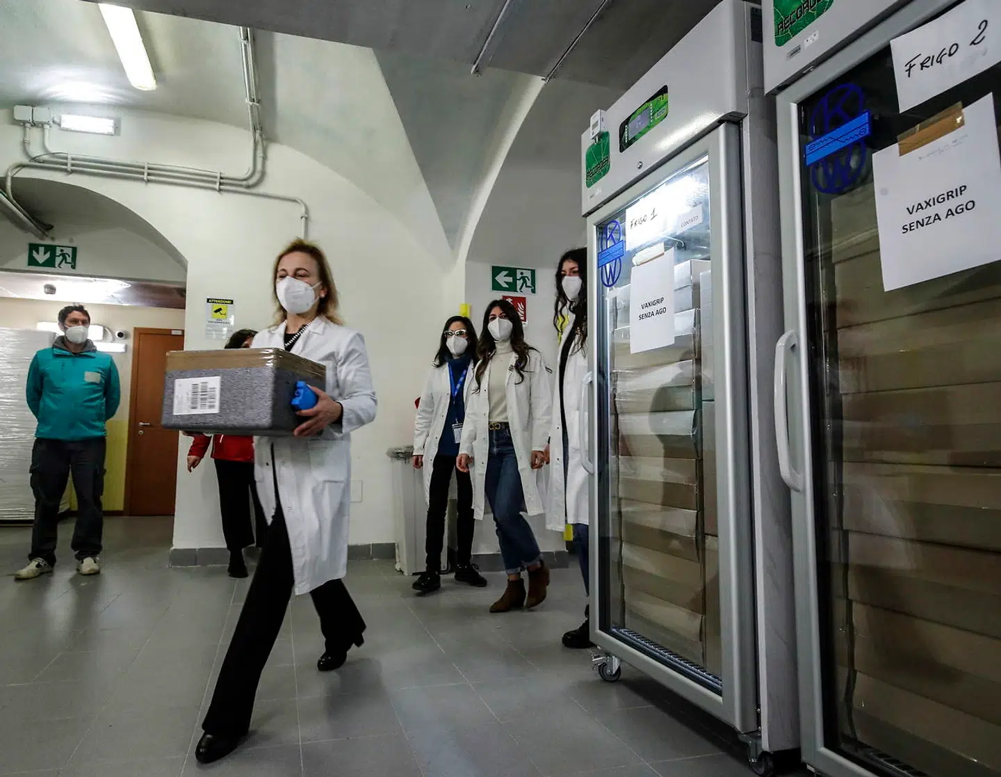 I Lazio – regionen omkring Rom, hvor billedet her er taget – har man formået at bruge lidt under halvdelen af de doser, som p.t. er til rådighed. Det er italiensk rekord. I den folkerigeste region, Lombardiet, er man helt nede på 3,8 procent.