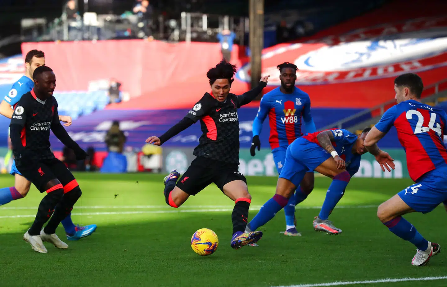 Takumi Minamino slår revner i Crystal Palace med sit mål til 1-0 til stor glæde for en af mine tætteste modstandere i gruppen. Opgøret sluttede 7-0.