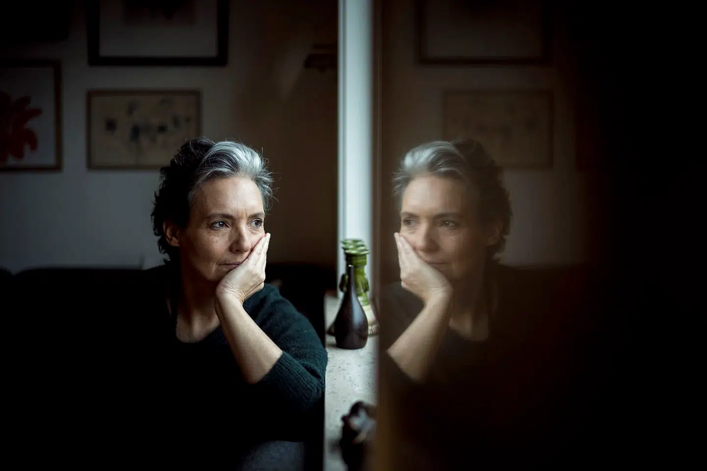 Susanne B. Storm blev som 14-årig udsat for seksuelle overgreb tilbage i slutningen af 70'erne. Hun mener, at det danske retsvæsen svigtede hende dengang, da hendes overgrebsmand ikke blev dømt for at have voldtaget hende, fordi domstolen i stedet vurderede, at han havde haft samleje med en mindreårig under tvangslignende forhold. Hun mener, at en pige i sommer blev udsat for det samme svigt, som hun selv gjorde for 40 år siden, og hun er rystet over, at man stadig ser gennem fingre med, at voksne mænd udnytter små piger. Sangerinden Fallulah med det borgerlige navn Maria Christina Apetri vil ændre loven, så det samme svigt ikke kan ske igen.